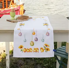 PN-0156320 Vervaco Runner "Chicks & Eggs"