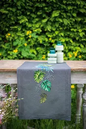 PN-0188625 Vervaco Runner "Botanical leaves"