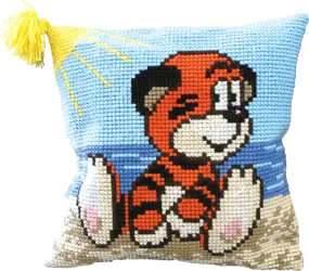 Набор для вышивки подушки крестиком Чарівна Мить РТ-128 "Я на солнышке сижу"  . Catalog. Kits