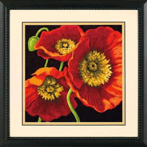 71-20073 Набор для вышивания подушки (гобелен) Red Poppy Trio "Трио красных маков". Catalog. Kits