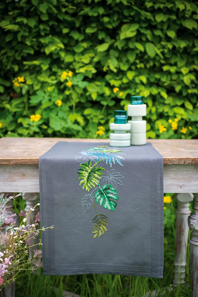 PN-0188625 Набор для вышивания крестом (дорожка на стол) Vervaco Botanical leaves "Ботанические листья". Catalog. Kits