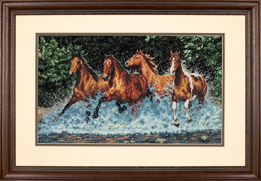 35214 Набор для вышивания крестом DIMENSIONS Galloping Horses "Бегущие кони". Catalog. Kits