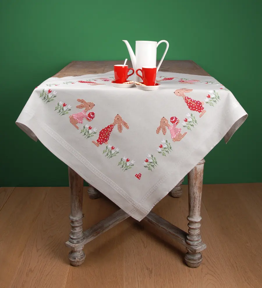 PN-0190811 Набор для вышивания крестом (скатерть) Vervaco "Пасхальные кролики в саду тюльпанов". Catalog. Kits