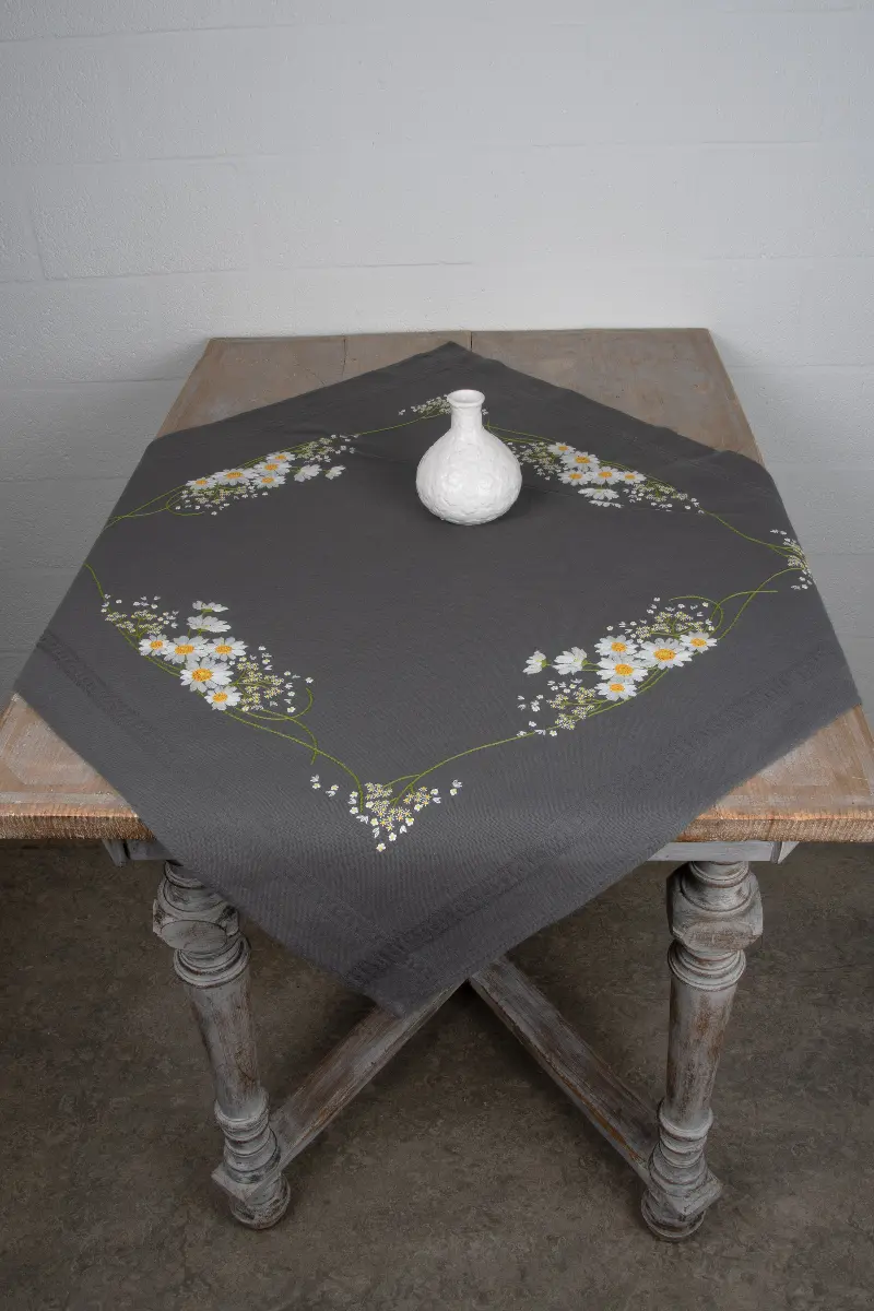 PN-0191960 Набор для вышивания гладью (скатерть) Vervaco "Ромашки". Catalog. Kits